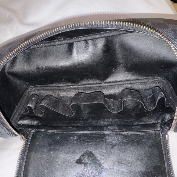 Louis Vuitton Toiletry Bag - Picture 10 of 11